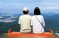 第一批没结婚的韩国中女，已经开始“领养”闺蜜了