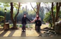 第一批没结婚的韩国中女，已经开始“领养”闺蜜了