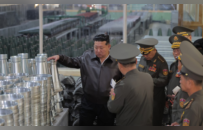 金正恩视察军工企业，强调加强迫击炮和曲射炮武力