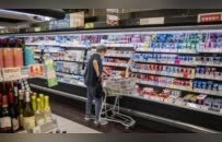 零食包装也变黑白，死亡氛围在日本蔓延