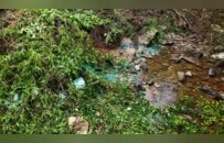 探访山西公交侧翻现场：位于急弯路段，车辆扎进山沟，现场遗留有航模、眼镜等