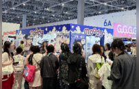 次元破圈，睛彩登场｜moody首秀CP32漫展，以定轴高光cos彩瞳开拓次元新美学