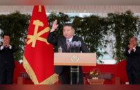 金正恩出席党校校庆，还观看了一场女足表演赛