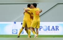 国足2比1击败新加坡，延续两队交手43年不败战绩