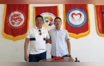 凰家看台｜世界杯上最小的岛，和岛上那些中国人