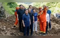 山体滑坡致33人失联，甘肃省委书记、省长现场指挥救援