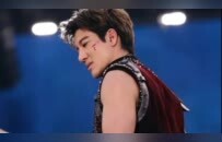 王力宏回应“演唱会摔倒满脸是血”：缝了27针才把耳朵重新缝合，脸上伤口缝了12针