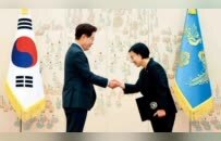做记者，进“大厂”，当总理，她一路开挂