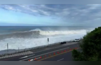 台风“巴威”逼近台湾，近海浪高达7.2米，居民：街上见不到什么人