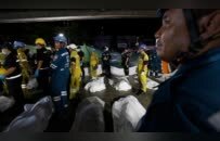 火势从天花板蔓延！泰国酒吧经理惊魂：5秒钟整个建筑被吞噬！