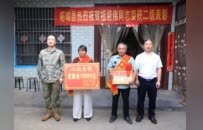 荣光送家门 尊崇暖人心  柘城军地联合为荣立二级表彰军人家庭送喜报