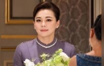泰国苏提达王后，靠绝美衣橱就能稳坐中宫？