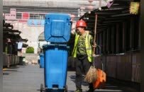 宜春：高温下的坚守（图）