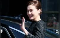 泰国苏提达王后，靠绝美衣橱就能稳坐中宫？