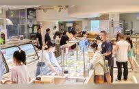 九江：商场纳凉 激活“清凉经济”（图）