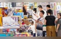 九江：商场纳凉 激活“清凉经济”（图）