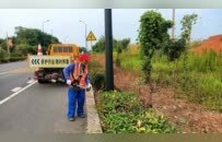 九江：公路人无惧“烤”验 守护畅安旅途（图）