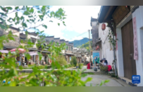 婺源：秋日古村绘美卷（图）