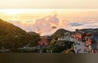观日出、赏晚霞、览云海、沐夜色，泰山初秋美到失语
