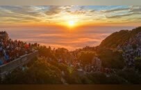 观日出、赏晚霞、览云海、沐夜色，泰山初秋美到失语