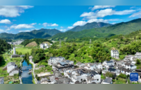 婺源：秋日古村绘美卷（图）