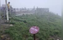 江西武功山金顶草甸今起实行生态轮休，景区回应：轮休片区约15.21亩，核心观景区域均不在封闭范围内