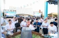 “热辣”与“甜蜜”同锅共舞 渝哈携手烹出产业协作新滋味——2026渝哈火锅与特色农产品供需对接大会在哈密开幕