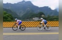 2026天门山自行车嘉年华举行 1531名骑手竞速山水间