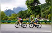 2026天门山自行车嘉年华举行 1531名骑手竞速山水间