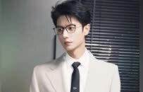 内娱189cm“禁欲人夫”，40岁靠脸迷倒全网：井柏然输给他，不冤