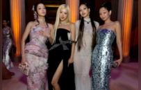 Solo两年更猛了！BLACKPINK把女团天花板“焊死”