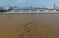 直击赣江2026年第1号洪峰过境南昌，水位达21.46米