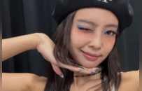 2026早秋美甲趋势：不简约，不无聊。跟着欧阳娜娜、Jennie解锁指尖灵感