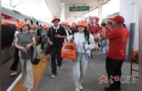 11小时32分钟跨越1857公里 瑞金延安直达高铁首发