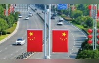 五星红旗迎风飘扬 南昌街头国庆氛围浓（图）