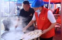 柘城县多位先进典型齐聚徐园社区，共办暖心邻里宴