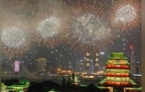 现场图来了！南昌国庆烟花晚会震撼上演 满目皆是浪漫