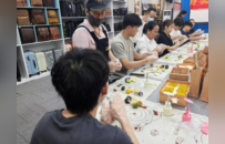 情暖企业迎中秋 巧手做饼聚同心