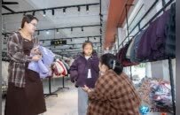共青城：服装小镇迎来消费小高峰（图）