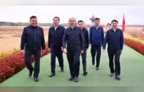 黑龙江省委书记假期督导检查，与农场经营业户、游客交谈