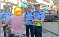 南昌交警查获多辆套牌电动自行车