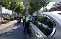 宜春中心城区中山中路一路段机动车违停现象严重 标识牌形同虚设