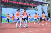 冠军榜样加持！专业队伍赋能田径传统校 科学训练助力少年逐梦赛场