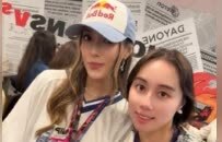 “赌王”女儿何超欣晒新加坡F1大奖赛九宫格：与谷爱凌、章泽天、龚俊、林俊杰、周冠宇等人同框，网友：好多帅哥靓女