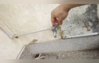 探访反诈博主“徽剑”安徽老家，留有4间老房已荒废，父亲生前是当地教师