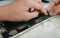 我找了几个00后UP主，发现自己被拍死在了沙滩上