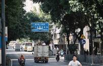 你们在骂华强北山寨的时候，他鼓励人们更勇敢地学习它