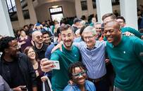 花2亿爆改百年图书馆，苹果又把零售店整成了网红