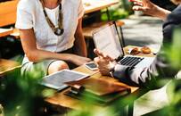 Uber、饿了么、摩拜等6名员工讲述：公司被收购了我怎么办？