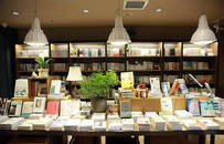 许知远做淘宝主播直言难适应，6家书店直播共发声：应对危机